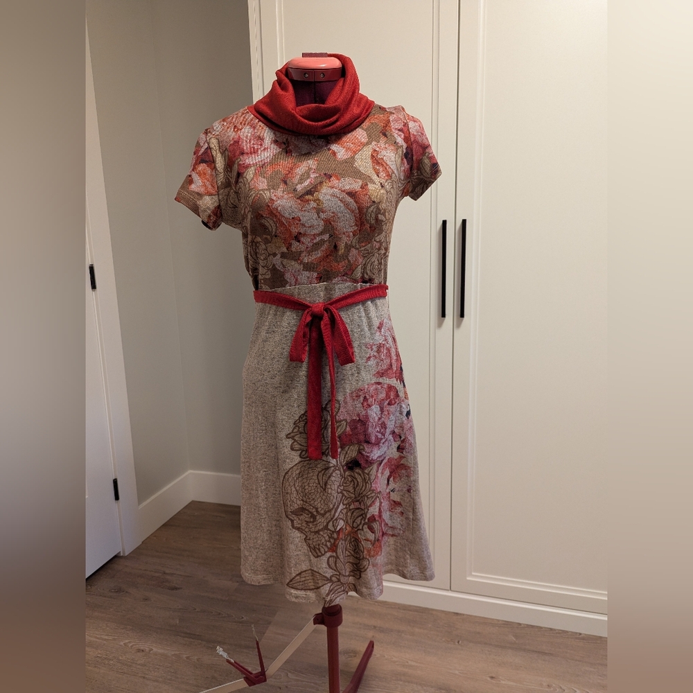 Chic Red and Gray Floral Midi Sweater Dress